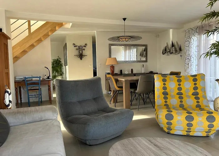 37 Au Bord De La Piscine Villa *