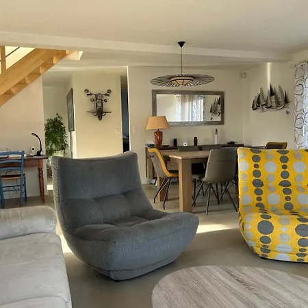 37 Au Bord De La Piscine Villa *