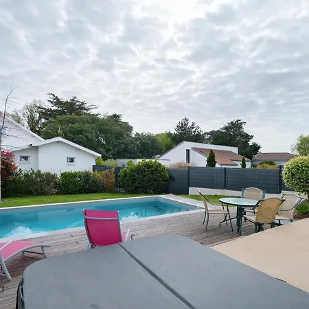 Holiday home 37 Au Bord De La Piscine *