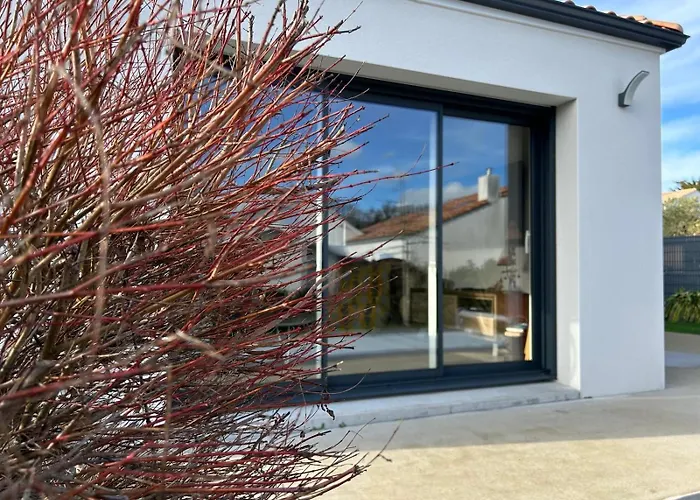 Villa 37 Au Bord De La Piscine Pornic